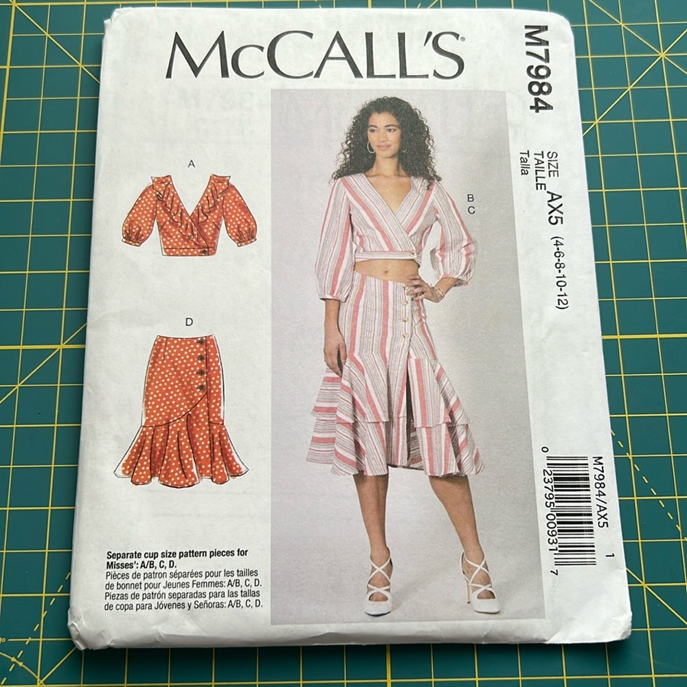 McCall Sewing Pattern - Top and Skirt M7984